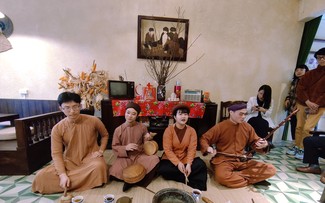 Vietnamese traditional music revitalized during new spring 