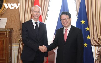 Vietnam, France to boost cooperation in climate change response, digital transformation 