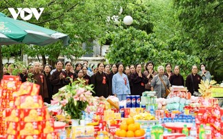 Tausende Buddhisten nehmen an Gebetszeremonie für Gefallene in Dien Bien teil