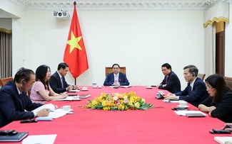 Premierminister Pham Minh Chinh führt Telefongespräch mit dem niederländischen Amtskollegen