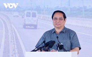 Le Premier ministre Pham Minh Chinh travaille à Hung Yên
