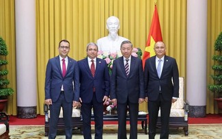 Le président Tô Lâm reçoit les ambassadeurs du groupe des pays turciques