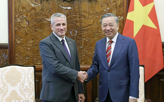 Presiden To Lam Terima Dubes Belarus