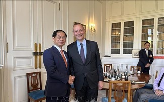 Außenminister Bui Thanh Son beendet seinen Besuch in Frankreich