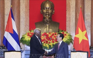 Staatspräsident Vo Van Thuong empfängt den kubanischen Parlamentspräsidenten