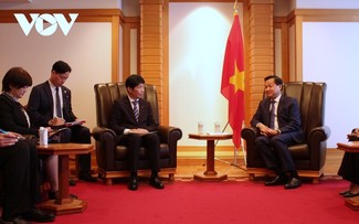 Vize-Premierminister Le Minh Khai empfängt japanische Partner