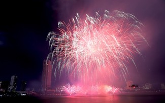 Emotionaler Auftritt deutscher und polnischer Teams beim Internationalen Feuerwerkfestival Da Nang 2024
