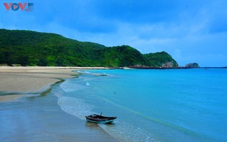 꽝닌성 타인런, 광활한 바다 한 가운데의 평화로운 섬