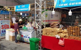 하노이에서 ‘한 마을 한 상품’(OCOP) 상품 홍보