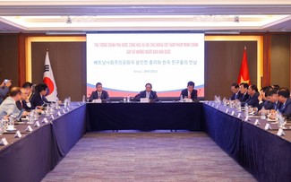 팜 민 찐 총리, 70명의 한국 대표와 만남