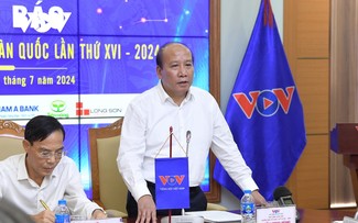 2024년 제16회 베트남 전국 라디오 대회…생방송 라디오 프로그램 대회 결선 시작