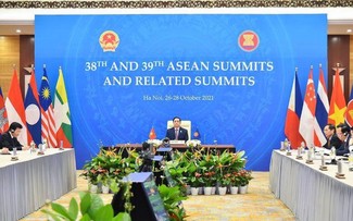 Vietnam strives with ASEAN for a strong Community