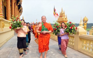 Prestigious Khmer people promote their role in community