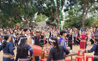 Xe Dang ethnic minority celebrates New Rice Festival