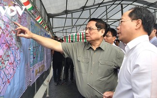 Mekong Delta expressway project needs to hasten progress without sacrificing quality, PM says 