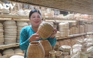 Truong Thi Bach Thuy: Pionnière de la vannerie moderne