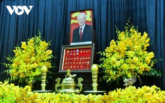 Visites de condoléances à la mémoire du secrétaire général Nguyên Phu Trong