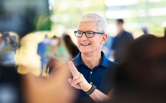 CEO Tim Cook ມາຍັງ ຫວຽດນາມ - Apple ເພີ່ມການໃຊ້ຈ່າຍໃຫ້ແກ່ບັນດານັກສະໜອງຢູ່ທ້ອງຖິ່ນ