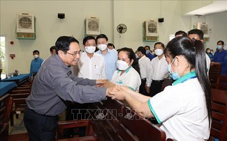 Primer ministro pide la garantía de un Tet seguro y feliz para la población de Vinh Long