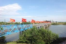 南北統一のシンボル ヒエンルォン橋