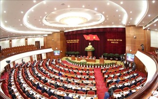    第13期ベトナム共産党中央委員会第8回総会 3日目