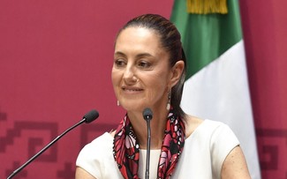 メキシコ大統領、初の女性　ポピュリスト路線継承へ