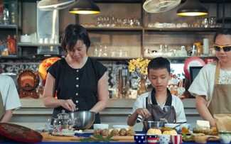 Christine Ha, a Vietnamese-American master chef,  tells an inspirational story for young people
