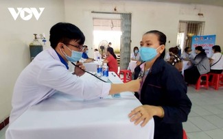 Vietnam gives top priority to public healthcare  
