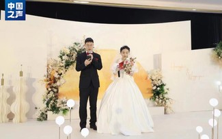 Pared-down weddings, new trend among young Chinese 