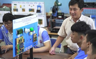 More Vietnamese universities offer courses in semiconductor technology, design