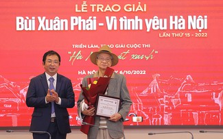 Prix Bùi Xuân Phai: Le réalisateur Trân Van Thuy reçoit le Grand Prix