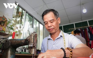 Trân Thanh Tong, un virtuose de la tenue traditionnelle vietnamienne