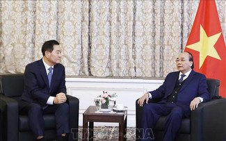 Nguyên Xuân Phuc rencontre des dirigeants de grands groupes sud-coréens