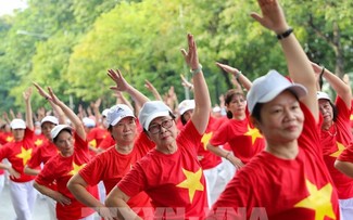 Người cao tuổi Việt Nam sống vui khỏe