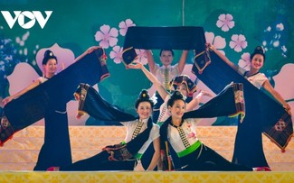 タイ族の伝統的舞踊「ソエタイ(Xoe Thai)」