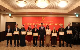 在日本ベトナム大使館、日本の共同体活動に優れた成績を上げた個人や団体を表彰