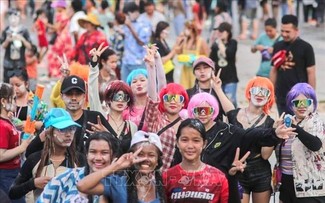 柬埔寨人民喜迎2024年高棉族传统新年