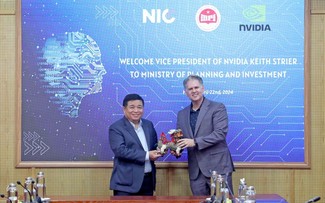越南与美国就开发半导体和人工智能生态系统举行工作会谈