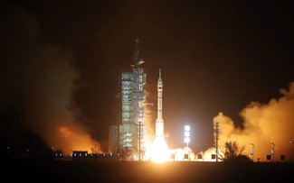 中国神舟十八号载人飞船成功发射，将3名航天员送到空间站