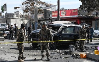 ​ 阿富汗警察车队遭炸弹爆炸 多人伤亡