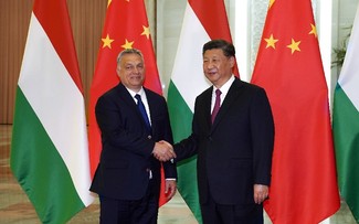 中国与匈牙利提升双边关系
