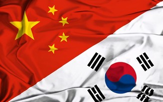 韩国外长时隔近7年首次访华