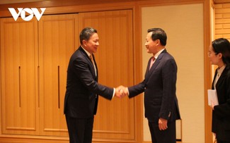 黎明慨分别会见柬埔寨副首相孙占托和新加坡副总理颜金勇