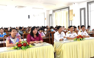 越南海军第五区在安江省举行海洋岛屿普法宣传活动