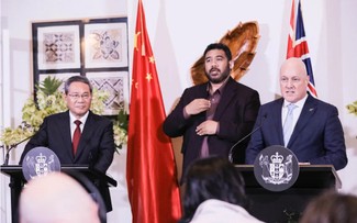 中国国务院总理访问新西兰强调发展关系加强合作