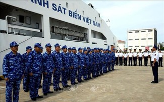 CSB 8002号海警船访问菲律宾并与菲方海岸警卫队分享经验