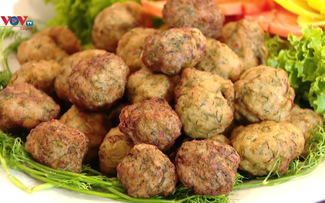 Les croquettes de perche de Tây Hô