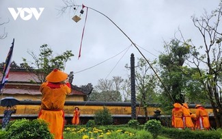 Zeremonie zur Niederlegung des Neu-Baums und zur Verteilung des Stempels im Kaiserpalast Hue