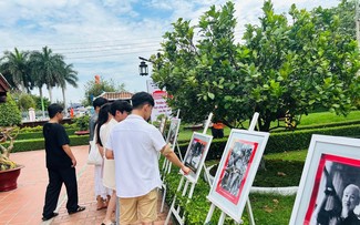 Eröffnung der Fotoausstellung über das Alltagsleben von Präsident Ho Chi Minh