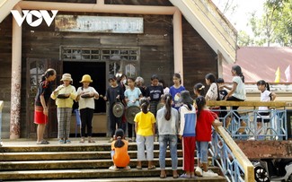 Die Provinz Dak Lak bringt der jungen Generation weiterhin Gongspielen bei